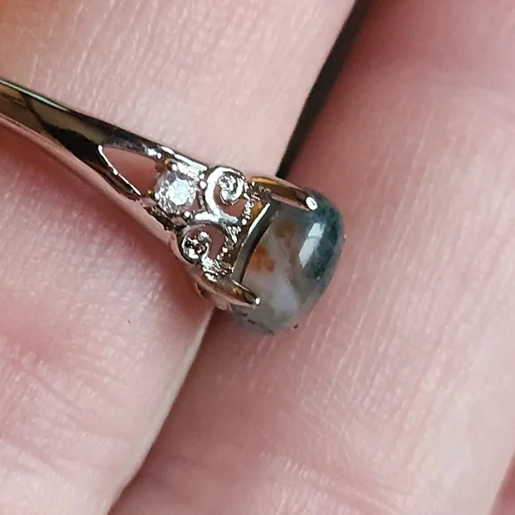 Moss Agate Ring. Adjustable Crystal Jewlery - Picture 2 of 4